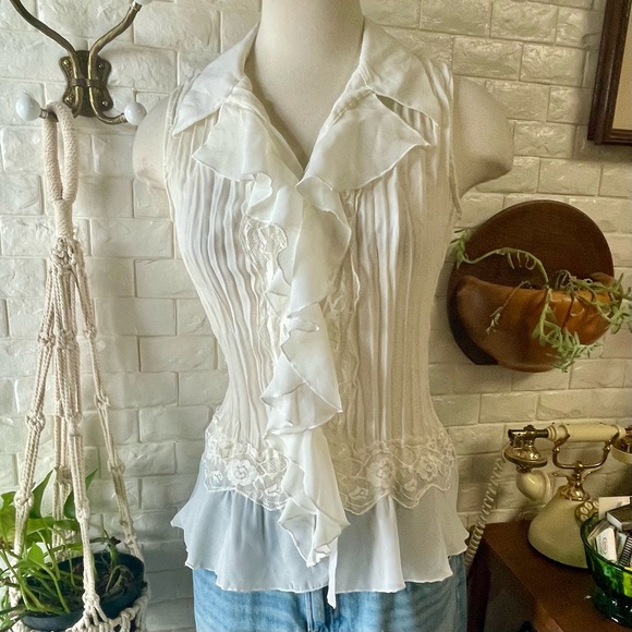 Vintage Y2K Early 2000s Whimsigoth White Chiffon + Lace Ruffle Hem Top - Picture 12 of 15